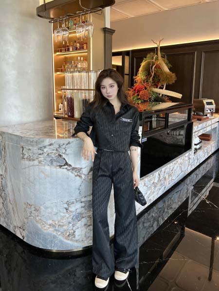 2025年9月26日入荷秋冬新作Dior セット上下ファッション/誕生日プレゼント/贈り物 can工場