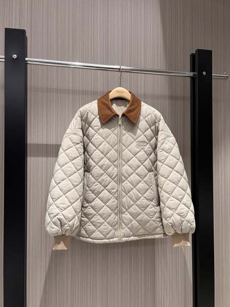 2025年9月26日入荷秋冬新作 miumiuジャケットファッション/誕生日プレゼント/贈り物 can工場