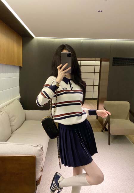 2025年9月26日入荷秋冬新作 miumiuニットのセーターファッション/誕生日プレゼント/贈り物 can工場