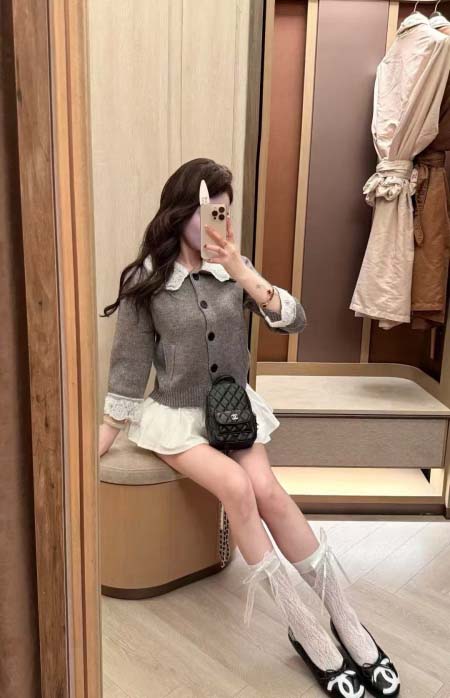 2025年9月26日入荷秋冬新作 miumiuニットのセーターファッション/誕生日プレゼント/贈り物 can工場