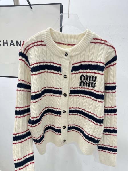 2025年9月26日入荷秋冬新作 miumiuニットのセーターファッション/誕生日プレゼント/贈り物 can工場