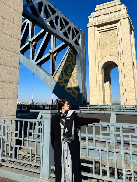 2025年9月26日入荷秋冬新作Louis Vuittonミドル丈のコートファッション/誕生日プレゼント/贈り物 can工場