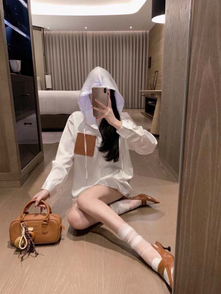 2025年9月27日入荷秋冬新作Loeweシャツファッション/誕生日プレゼント/贈り物 can工場