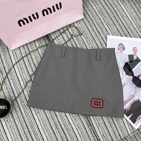 2025年9月27日入荷秋冬新作 miumiu背広ファッション/誕生日プレゼント/贈り物 can工場