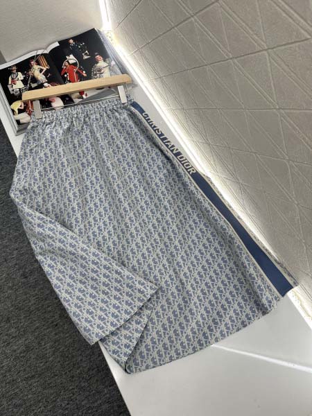 2025年9月27日入荷秋冬新作Dior ハーフスカートファッション/誕生日プレゼント/贈り物 can工場