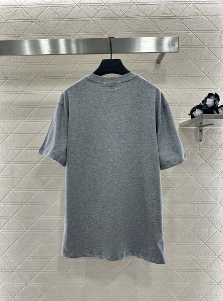 2025年9月27日入荷秋冬新作Louis Vuitton半袖 tシャツファッション/誕生日プレゼント/贈り物 can工場