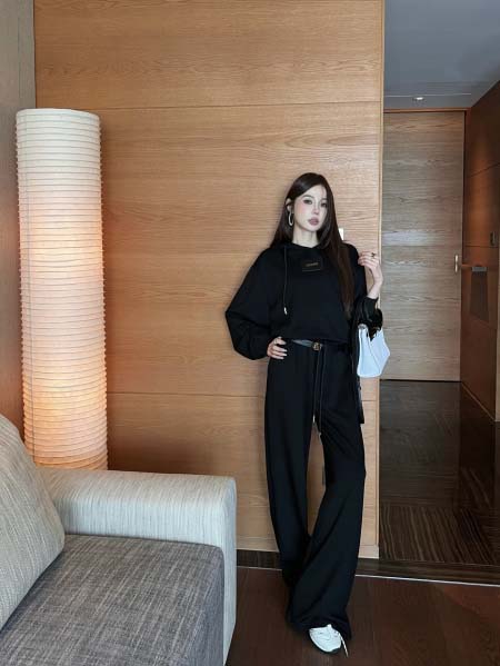 2025年9月27日入荷秋冬新作LOEWE上下ファッション/誕生日プレゼント/贈り物 can工場