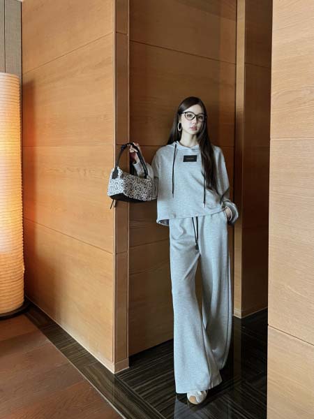 2025年9月27日入荷秋冬新作LOEWE上下ファッション/誕生日プレゼント/贈り物 can工場