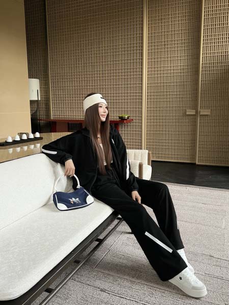 2025年9月27日入荷秋冬新作Adidas上下ファッション/誕生日プレゼント/贈り物 can工場