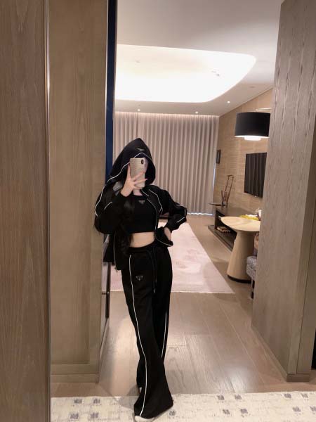 2025年9月29日入荷秋冬新作Pradaレディース服原版復刻高級N品人気/KL工場