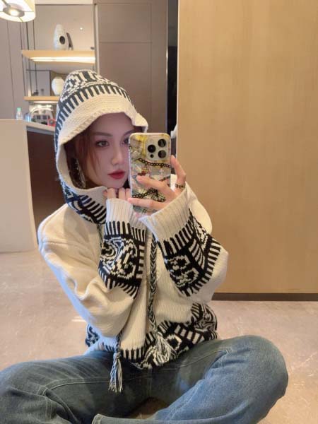 2025年9月30日入荷秋冬新作Celineニット/セーター ファッション/誕生日プレゼント/贈り物 can工場