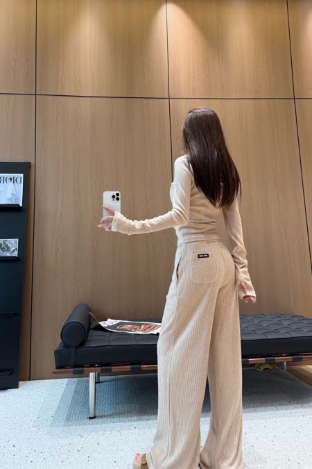 2025年9月30日入荷秋冬新作MiuMiuセットファッション/誕生日プレゼント/贈り物 can工場