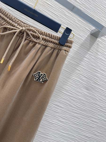 2025年9月30日入荷秋冬新作Louis Vuittonセットファッション/誕生日プレゼント/贈り物 can工場