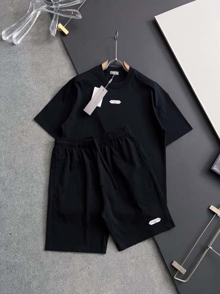 2025年9月1日入荷 新作Dior半袖 tシャツ 上下高級...