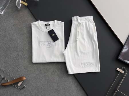 2025年9月1日入荷 新作Fendi半袖 tシャツ高級なプ...