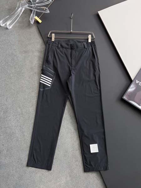 2025年9月1日入荷 新作Thom Browneスラックス...