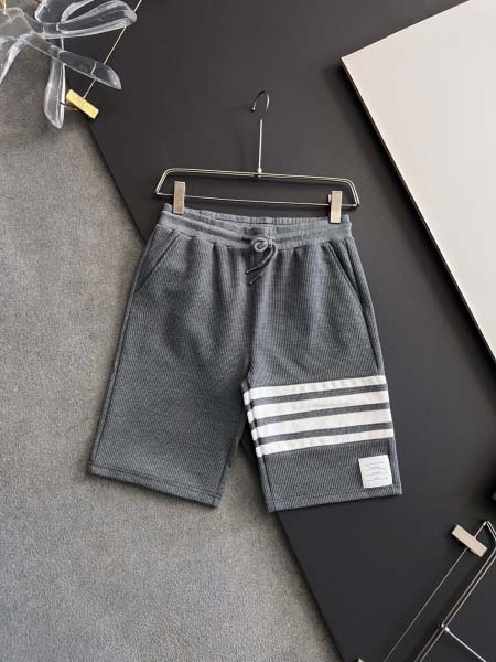 2025年9月1日入荷 新作Thom Browne半ズボン高...