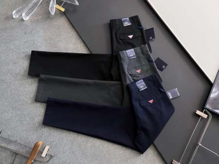 2025年9月2日入荷 新作Pradaズボン高級なプレゼント...