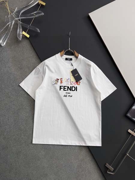 2025年9月2日入荷 新作Fendi半袖 tシャツ高級なプ...