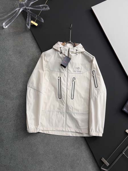 2025年9月2日入荷 新作ARCTERYXジャケット高級な...