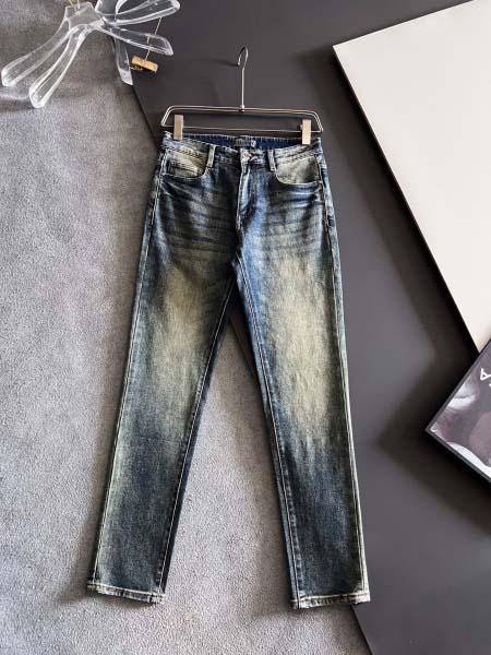 2025年9月2日入荷 新作Loeweジーパン高級なプレゼン...