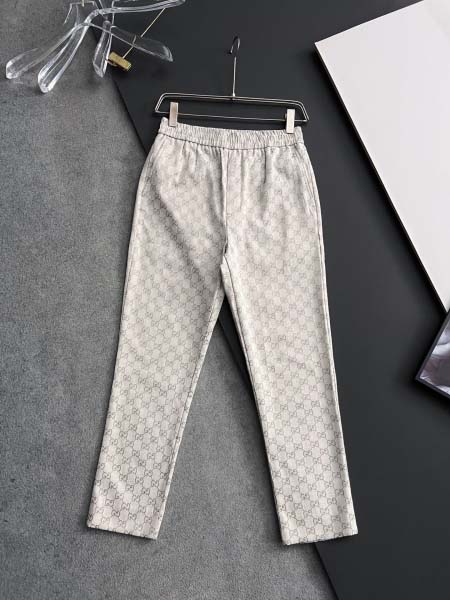 2025年9月3日入荷 新作Gucciズボン高級なプレゼント...