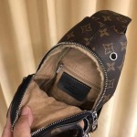 2025年9月4日入荷新作Louis Vuitton/人気/本革/バッグ 人気 おすすめ 父の日 誕生日/ギフト プレゼント 結婚式男友達の誕生日プレゼント