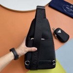 2025年9月4日入荷新作Prada/人気/本革/バッグ 人気 おすすめ 父の日 誕生日/ギフト プレゼント 結婚式男友達の誕生日プレゼント