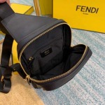 2025年9月4日入荷新作FENDI/人気/本革/バッグ 人気 おすすめ 父の日 誕生日/ギフト プレゼント 結婚式男友達の誕生日プレゼント