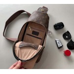 2025年9月4日入荷新作Versace /人気/本革/バッグ 人気 おすすめ 父の日 誕生日/ギフト プレゼント 結婚式男友達の誕生日プレゼント