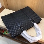 2025年9月5日入荷新作Louis Vuitton/人気/本革/バッグ 人気 おすすめ 父の日 誕生日/ギフト プレゼント 結婚式男友達の誕生日プレゼント