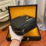 2025年9月5日入荷新作Fendi/人気/本革/バッグ 人気 おすすめ 父の日 誕生日/ギフト プレゼント 結婚式男友達の誕生日プレゼント