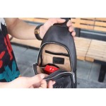 2025年9月5日入荷新作Versace/人気/本革/バッグ 人気 おすすめ 父の日 誕生日/ギフト プレゼント 結婚式男友達の誕生日プレゼント