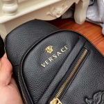 2025年9月5日入荷新作Versace/人気/本革/バッグ 人気 おすすめ 父の日 誕生日/ギフト プレゼント 結婚式男友達の誕生日プレゼント