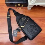 2025年9月5日入荷新作Versace/人気/本革/バッグ 人気 おすすめ 父の日 誕生日/ギフト プレゼント 結婚式男友達の誕生日プレゼント