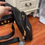 2025年9月5日入荷新作Versace/人気/本革/バッグ 人気 おすすめ 父の日 誕生日/ギフト プレゼント 結婚式男友達の誕生日プレゼント