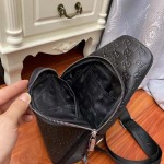 2025年9月5日入荷新作Gucci /人気/本革/バッグ 人気 おすすめ 父の日 誕生日/ギフト プレゼント 結婚式男友達の誕生日プレゼント