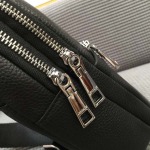 2025年9月5日入荷新作Versace/人気/本革/バッグ 人気 おすすめ 父の日 誕生日/ギフト プレゼント 結婚式男友達の誕生日プレゼント