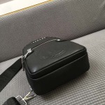 2025年9月5日入荷新作Versace/人気/本革/バッグ 人気 おすすめ 父の日 誕生日/ギフト プレゼント 結婚式男友達の誕生日プレゼント