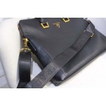 2025年9月5日入荷新作Prada/人気/本革/バッグ 人気 おすすめ 父の日 誕生日/ギフト プレゼント 結婚式男友達の誕生日プレゼント