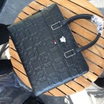 2025年9月5日入荷新作Versace/人気/本革/バッグ 人気 おすすめ 父の日 誕生日/ギフト プレゼント 結婚式男友達の誕生日プレゼント