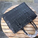 2025年9月5日入荷新作Burberry/人気/本革/バッグ 人気 おすすめ 父の日 誕生日/ギフト プレゼント 結婚式男友達の誕生日プレゼント