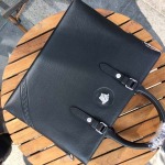 2025年9月5日入荷新作Versace/人気/本革/バッグ 人気 おすすめ 父の日 誕生日/ギフト プレゼント 結婚式男友達の誕生日プレゼント