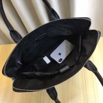 2025年9月5日入荷新作Burberry/人気/本革/バッグ 人気 おすすめ 父の日 誕生日/ギフト プレゼント 結婚式男友達の誕生日プレゼント