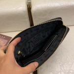 2025年9月5日入荷新作Gucci /人気/本革/バッグ 人気 おすすめ 父の日 誕生日/ギフト プレゼント 結婚式男友達の誕生日プレゼント