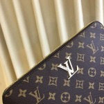 2025年9月5日入荷新作Louis Vuitton/人気/本革/バッグ 人気 おすすめ 父の日 誕生日/ギフト プレゼント 結婚式男友達の誕生日プレゼント