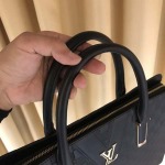 2025年9月8日入荷新作Louis Vuitton/人気/本革/バッグ 人気 おすすめ 父の日 誕生日/ギフト プレゼント 結婚式男友達の誕生日プレゼント