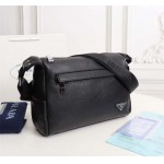 2025年9月8日入荷新作Prada/人気/本革/バッグ 人気 おすすめ 父の日 誕生日/ギフト プレゼント 結婚式男友達の誕生日プレゼント