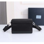 2025年9月8日入荷新作Prada/人気/本革/バッグ 人気 おすすめ 父の日 誕生日/ギフト プレゼント 結婚式男友達の誕生日プレゼント