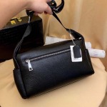 2025年9月8日入荷新作VERSACE /人気/本革/バッグ 人気 おすすめ 父の日 誕生日/ギフト プレゼント 結婚式男友達の誕生日プレゼント